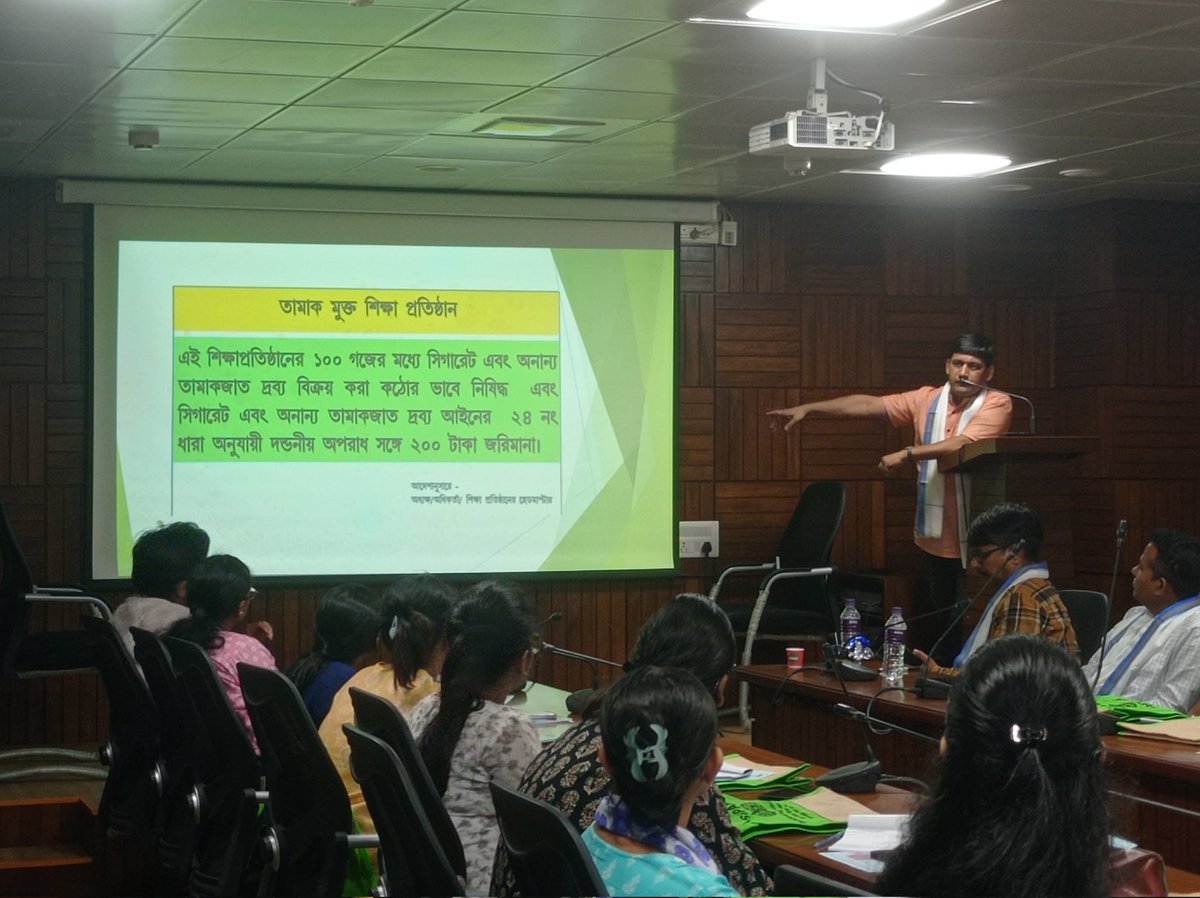 SIPARD1's tweet photo. SIPARD, in collaboration with Tripura University, marked #WorldNoTobaccoDay2025 with a youth workshop on “Social Media &amp; Tobacco-Free Future.” During the Workshop students crafted and shared creative posts on their own social media handles—top 5 were awarded! 🚭📱 https://t.co/1eret2cPEC