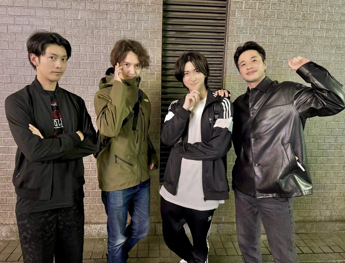 aibatchi's tweet photo. 昨日は滝口幸広を偲ぶ会として、3代目青学とKIMERUさんとご飯を。
気づけば、出会ってもうすぐ20年🎾
あの頃と変わらない空気に、ふと笑い声が聞こえてくる気がしました。
また集まろうな、タッキー✨ https://t.co/wWpIFrXvp4