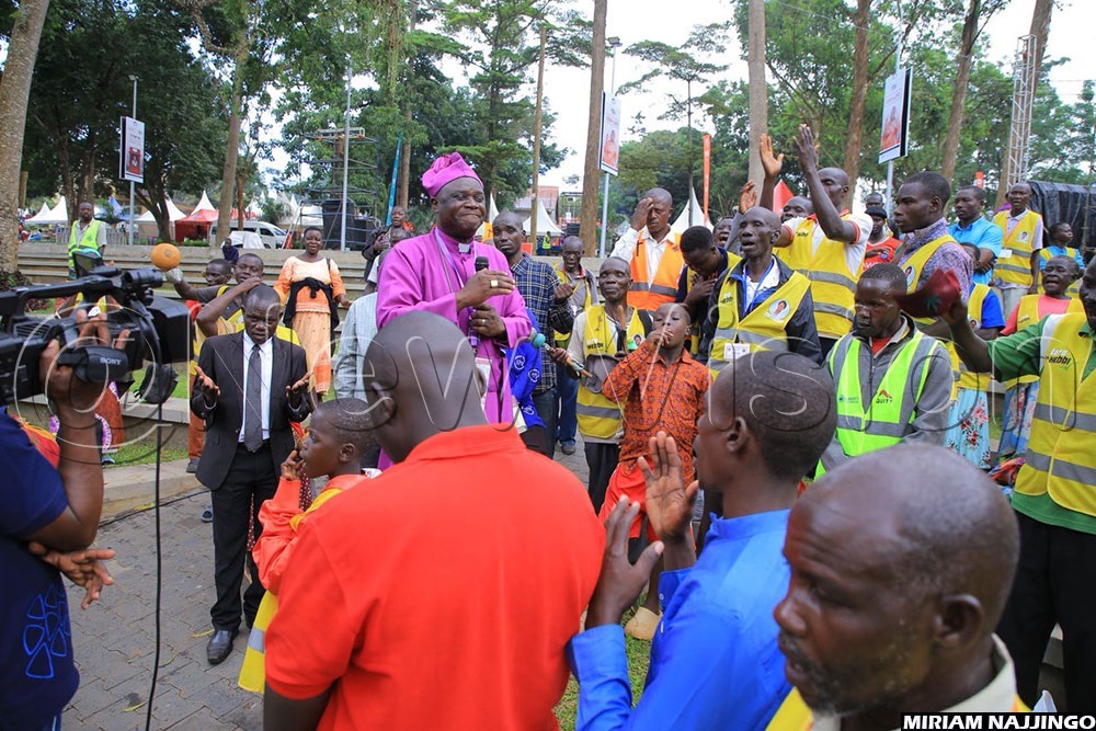 The New Vision (@newvisionwire) on Twitter photo #Namugongo is filling up by the way, with the latest arrivals including the foot pilgrims from #Nebbi Diocese in northern Uganda.
Thanks to support from <a href="/UgEquityBank/">Equity Bank Uganda</a>, we have covered part of their incident-free long trek.
READ 👉🏽 newvision.co.ug/category/celeb…
#VisionUpdates #Namugongo is filling up by the way, with the latest arrivals including the foot pilgrims from #Nebbi Diocese in northern Uganda.
Thanks to support from <a href="/UgEquityBank/">Equity Bank Uganda</a>, we have covered part of their incident-free long trek.
READ 👉🏽 newvision.co.ug/category/celeb…
#VisionUpdates
