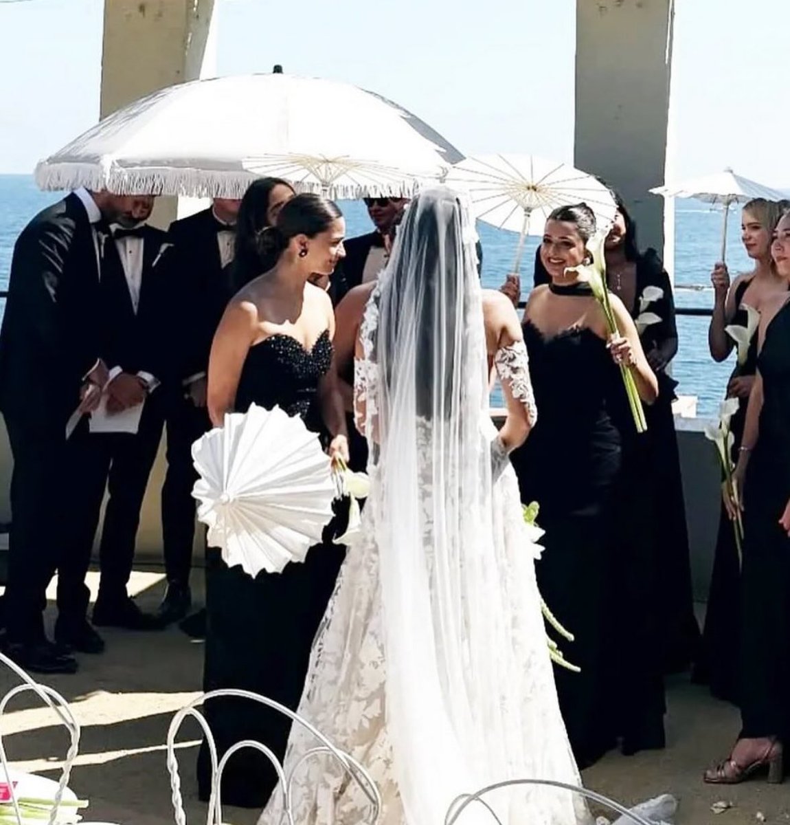 GOODTIMES (@mygoodtimes) on Twitter photo #AliaBhatt looks stunning as a bridesmaid at her friend’s wedding 🤍✨
<a href="/aliaa08/">Alia Bhatt</a> #Bollywood #bollywoodactress #AliaBhatt looks stunning as a bridesmaid at her friend’s wedding 🤍✨
<a href="/aliaa08/">Alia Bhatt</a> #Bollywood #bollywoodactress