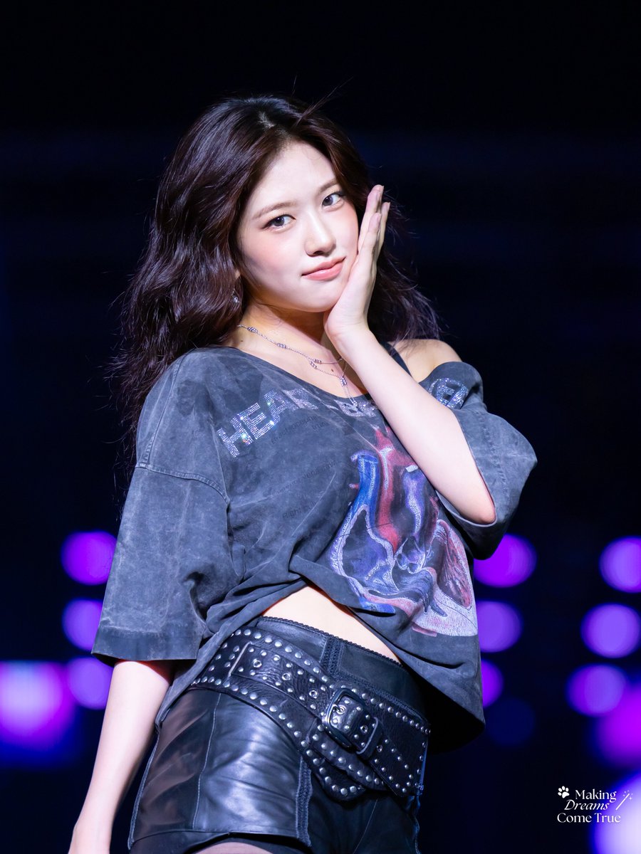 20250531
KT POP 2025@ TAIWAN
너무 예쁘다❤️🐶
#IVE #아이브 #アイヴ #AnYujin #안유진 #YUJIN #유진 #ユジン