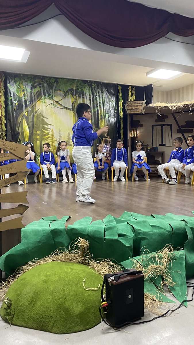 SanayiPilot's tweet photo. 1.Sınıflarımızın Okuma Bayramları büyük bir coşku ile kutlandı. Tiyatro, orkestra, oyun..Etkinliklerimize katılan Şube Müdürümüz Sayın Kahraman ŞIK’a ziyaretler ve destekleri için çok teşekkür ederiz. 
@tcmeb @Ali_Partal @MetinSEZER_16 @MFaysalKAYAN 
@hasanalituzen @kahraman47_s https://t.co/1Cn8C96uen