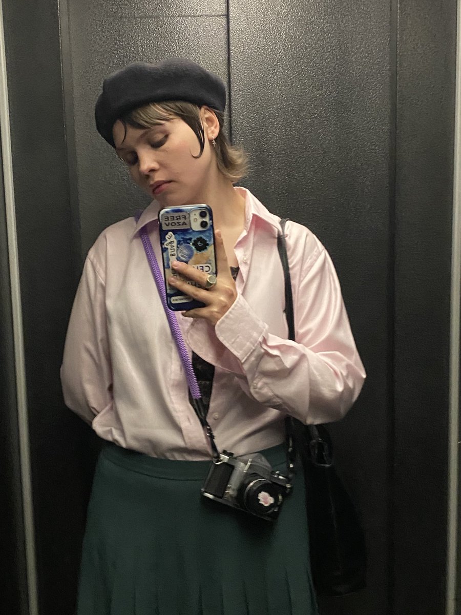 Оця красотуля досі чекає ваші гроші на русоріз

send.monobank.ua/jar/7rChRCN1Ub