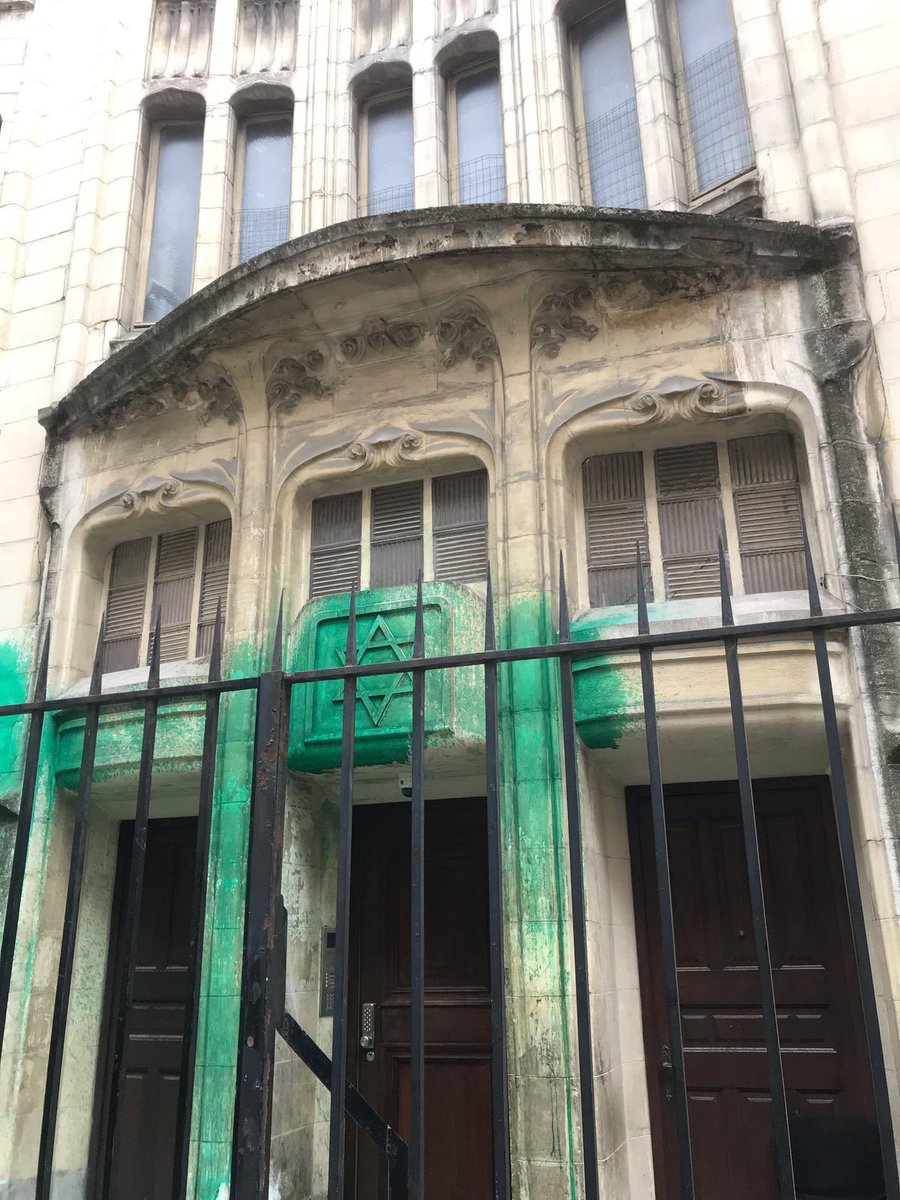 Des actes inacceptables. Mon total soutien à la communauté juive. 
Aucune tolérance pour l’antisémitisme et la haine.