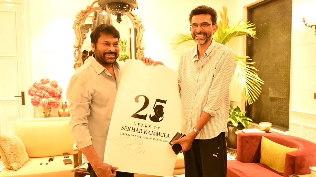 Team Chiru Vijayawada (@suryakonidela) on Twitter photo Teenageలో ఒక్కసారి చూశాను <a href="/KChiruTweets/">Chiranjeevi Konidela</a>చిరంజీవి గారిని.
దగ్గరగా చూశాను.
'ఈయనతో సినిమా తీయాలి' అనే ఫీలింగ్. అంతే.
నేను ఇండస్ట్రీకి వచ్చి 25 years.
కొన్ని generationsని inspire చేసిన personality ఆయన.👌👌👌👌👌 Jai Chiranjeeva🙏🏻🙏🏻 <a href="/sekharkammula/">Sekhar Kammula</a> Teenageలో ఒక్కసారి చూశాను <a href="/KChiruTweets/">Chiranjeevi Konidela</a>చిరంజీవి గారిని.
దగ్గరగా చూశాను.
'ఈయనతో సినిమా తీయాలి' అనే ఫీలింగ్. అంతే.
నేను ఇండస్ట్రీకి వచ్చి 25 years.
కొన్ని generationsని inspire చేసిన personality ఆయన.👌👌👌👌👌 Jai Chiranjeeva🙏🏻🙏🏻 <a href="/sekharkammula/">Sekhar Kammula</a>