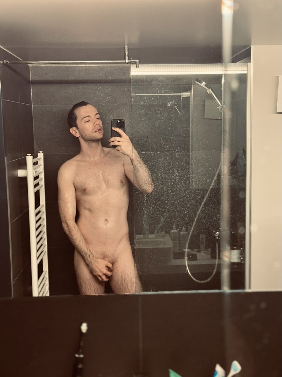 garyherrx's tweet photo. RT to shower with me 😍💦

https://t.co/lISnEVVVwA

#onlyfans #gay #gaymen #shower #rt https://t.co/WYXOdpxkrO