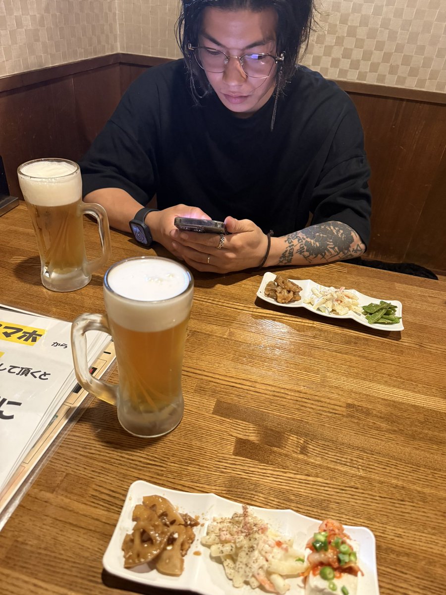er___a2521's tweet photo. チビ達はバアバのお家にお泊まりになったから
👨🏽‍🦱と外飲み〜🍻 https://t.co/QZpWPSpruN