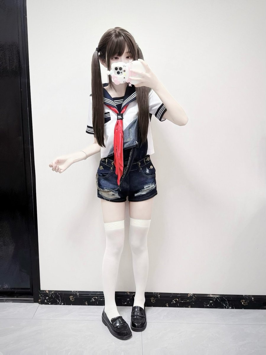 Meiko_koi's tweet photo. 水手服加背带也萌萌 https://t.co/87dxYzVpb3