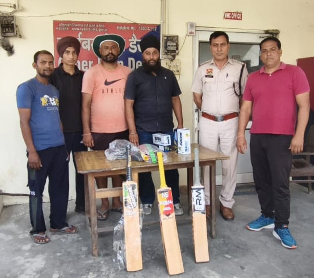 Yamunanagar Police (@policeynr) on Twitter photo "नशा मुक्त अभियान" अंतर्गत थाना बुढ़िया प्रभारी नर सिंह ने खेलों को बढ़ावा देने के लिए गांव फतेहगढ़ की क्रिकेट टीम के खिलाड़ियों को क्रिकेट का सामान वितरित किया। खिलाड़ियों को नशे से होने वाले नुकसान के बारे में जागरूक किया गया।
<a href="/police_haryana/">Haryana Police</a>
<a href="/AdgpAmbalaRange/">IGP Ambala Range</a> "नशा मुक्त अभियान" अंतर्गत थाना बुढ़िया प्रभारी नर सिंह ने खेलों को बढ़ावा देने के लिए गांव फतेहगढ़ की क्रिकेट टीम के खिलाड़ियों को क्रिकेट का सामान वितरित किया। खिलाड़ियों को नशे से होने वाले नुकसान के बारे में जागरूक किया गया।
<a href="/police_haryana/">Haryana Police</a>
<a href="/AdgpAmbalaRange/">IGP Ambala Range</a>