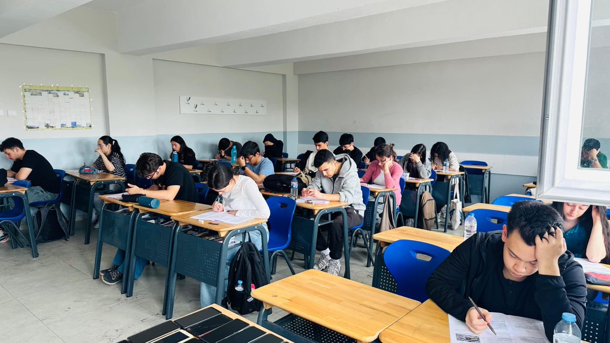 Millî Eğitim Bakanlığı tarafından yürütülen Destekleme ve Yetiştirme Kursları (DYK) kapsamında, merkez okullarımızda Yıl Sonu Tam Kapsamlı Değerlendirme Sınavı uygulandı.
Emeği geçen tüm yönetici, öğretmen ve öğrencilere teşekkür ederiz.