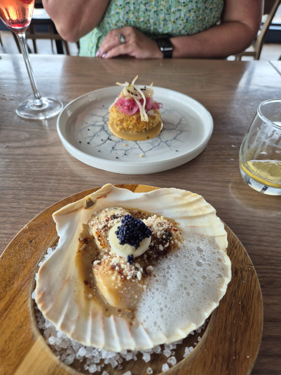 Laura Thom (@holsdiva) on Twitter photo Fantastic lunch <a href="/darling_silver/">The Silver Darling</a> with dolphin display included. ๐ฌHuge thank you to my team for the voucher. โค๏ธ Fantastic lunch <a href="/darling_silver/">The Silver Darling</a> with dolphin display included. ๐ฌHuge thank you to my team for the voucher. โค๏ธ