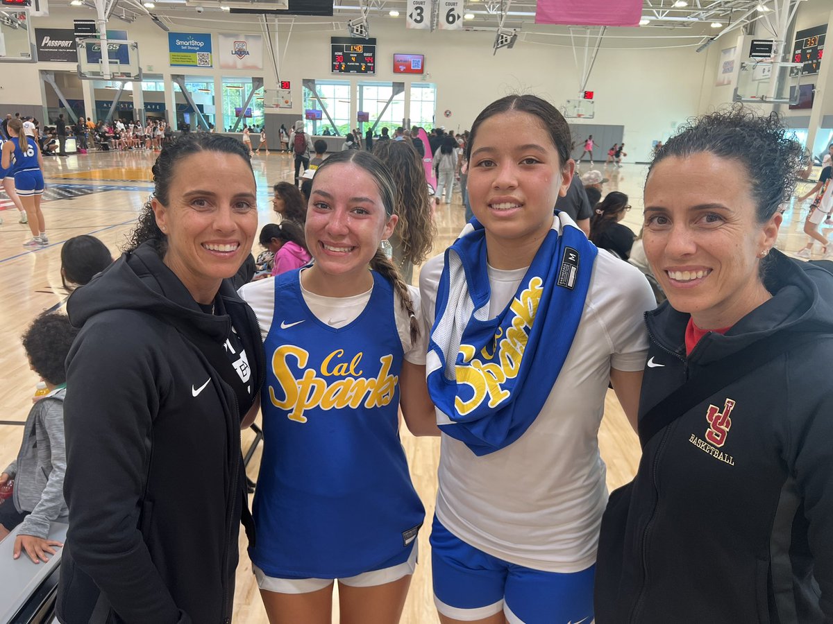 Great seeing Talia (Soph | Guard) &amp; Brooklyn (Junior | stretch 4) play this morning. Keep grinding girls 😤💪🏼🦁<a href="/Hypeherhoops1/">Hype Her Hoops</a> <a href="/Rachzee33/">Coach Rae</a> <a href="/CoachBzee/">Bianca Ziemann</a>