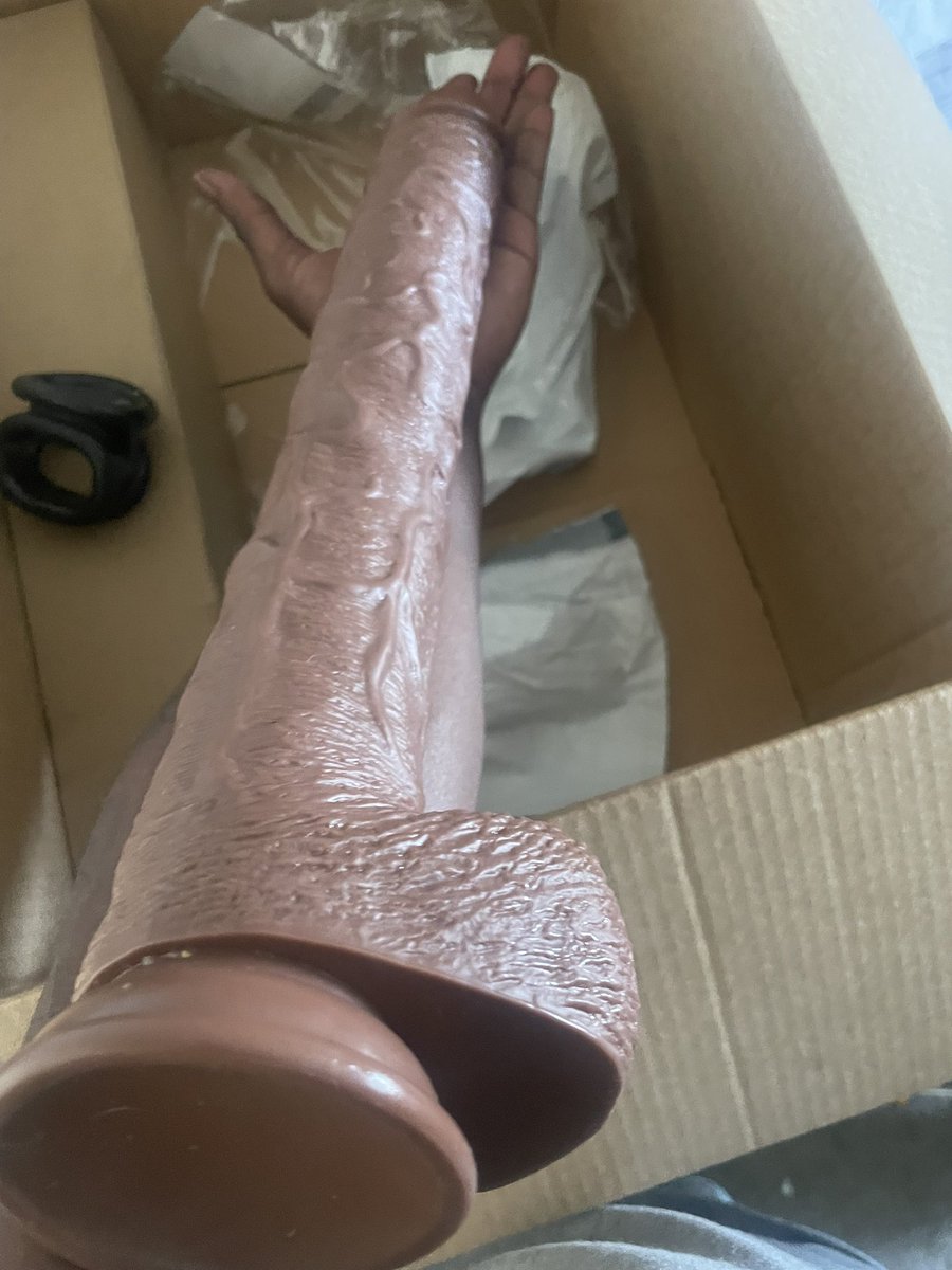 stldlverse's tweet photo. Newest addition need somebody to come train tame and tease my hole with this 16.8 inch https://t.co/nADN0rsyUb