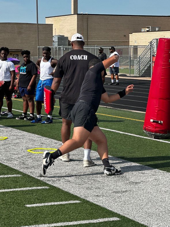 Bryston Mosley (@brystonmosley9) on Twitter photo Thank you <a href="/ZachIsGreat_/">#ZachKnowsOL 🦅🦅🦅</a> for a great D-Linmen camp! <a href="/GoBulldog_Go/">Jefferson High School Football</a> <a href="/CoachTaylor53/">Ty Taylor</a> <a href="/PrepRedzone/">Prep Redzone 🏈</a>
<a href="/PrepRedzoneTX/">Prep Redzone Texas</a> <a href="/UANextFootball/">All-America Game</a> <a href="/Rivals/">Rivals</a> @On3Recruits <a href="/On3sports/">On3</a> <a href="/TheUCReport/">Billy Tucker</a>
<a href="/247Sports/">247Sports</a> <a href="/DemetricDWarren/">Demetric D. Warren</a> <a href="/TomLuginbill/">Tom Luginbill 🇺🇸 🏈</a>
<a href="/CraigHaubert/">Craig Haubert</a> <a href="/justinwells2424/">Justin Wells</a> <a href="/gabrieldbrooks/">Gabe Brooks</a> <a href="/dctf/">Dave Campbell's — TexasFootball.com</a> <a href="/Marchen44/">On Da Marc Sports🏈</a> Thank you <a href="/ZachIsGreat_/">#ZachKnowsOL 🦅🦅🦅</a> for a great D-Linmen camp! <a href="/GoBulldog_Go/">Jefferson High School Football</a> <a href="/CoachTaylor53/">Ty Taylor</a> <a href="/PrepRedzone/">Prep Redzone 🏈</a>
<a href="/PrepRedzoneTX/">Prep Redzone Texas</a> <a href="/UANextFootball/">All-America Game</a> <a href="/Rivals/">Rivals</a> @On3Recruits <a href="/On3sports/">On3</a> <a href="/TheUCReport/">Billy Tucker</a>
<a href="/247Sports/">247Sports</a> <a href="/DemetricDWarren/">Demetric D. Warren</a> <a href="/TomLuginbill/">Tom Luginbill 🇺🇸 🏈</a>
<a href="/CraigHaubert/">Craig Haubert</a> <a href="/justinwells2424/">Justin Wells</a> <a href="/gabrieldbrooks/">Gabe Brooks</a> <a href="/dctf/">Dave Campbell's — TexasFootball.com</a> <a href="/Marchen44/">On Da Marc Sports🏈</a>