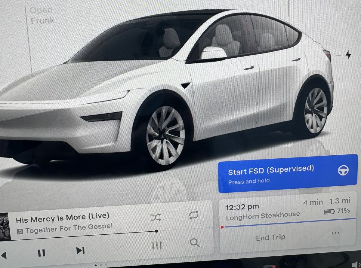 So I’m sitting in Arby’s parking lot placing an order at Longhorn’s on my phone.  I look at my screen and see this. Brilliant! Only Tesla❣️