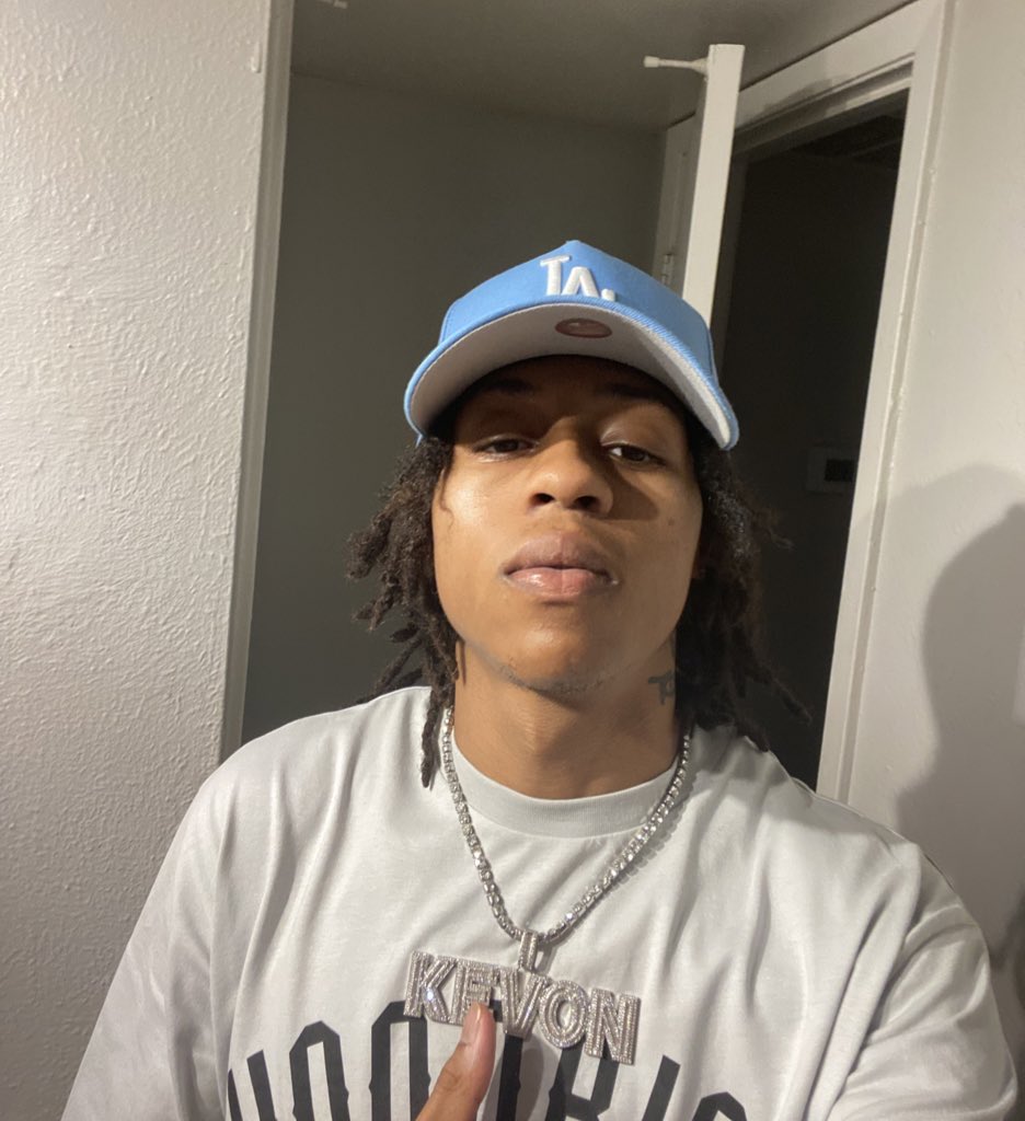 KevonDaOne's tweet image. Handsome ass 🥷🏽 and we get money ova hea #Ktee #hoodlifemob