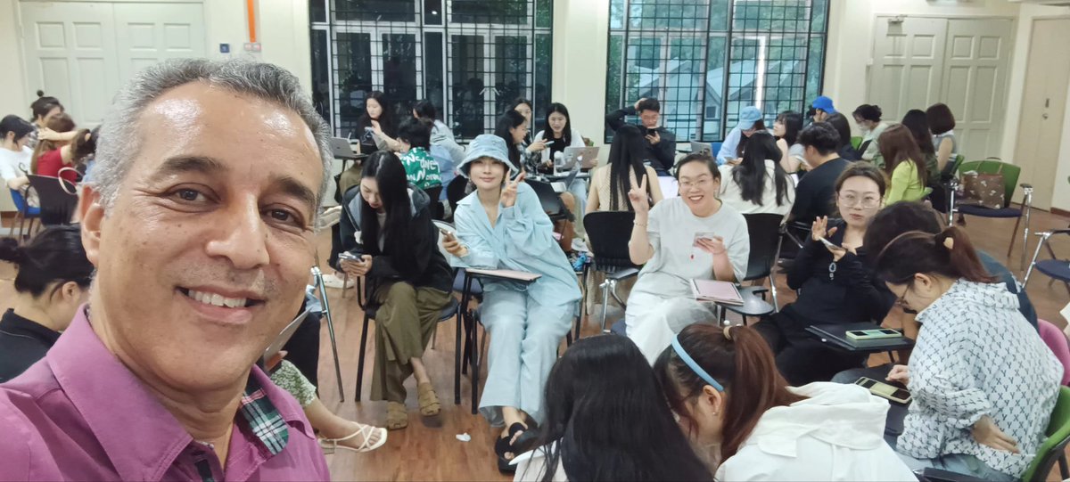 AliSAzar2's tweet photo. Running the “Research Methods in Education” class with my amazing postgraduate students at the Faculty of Education, University of Malaya has been an inspiring journey.
This week, we held a "project-based task" classroom...
#UniversityOfMalaya https://t.co/awkIh4DlpF