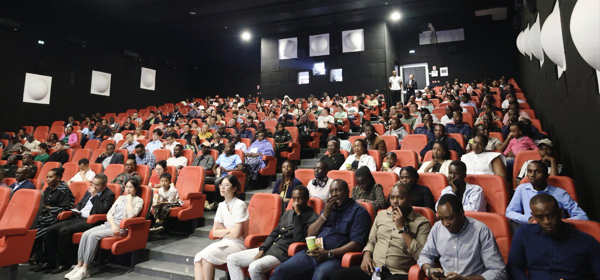 Mathieu_Uwi2023's tweet photo. @ChinaEmbinRW @RwandaYouthArts Special thanks to @RwandaYouthArts and our distinguished guest PS Ngabo Brave Olivia 🇷🇼 for the wonderful collaboration. 🇨🇳 Culture builds understanding. #DialogueDay https://t.co/PUiWWnse3R