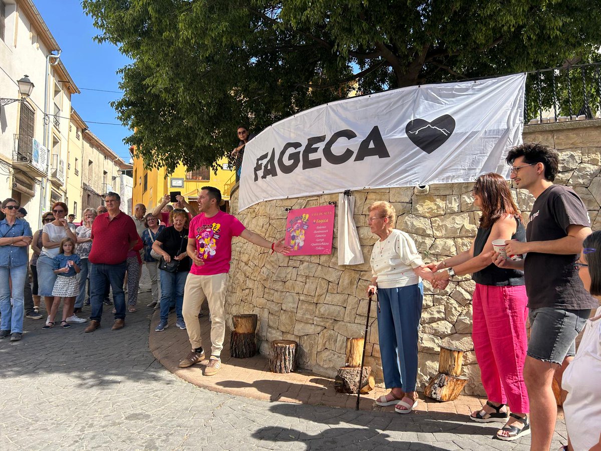 📢 Fageca i Gandia reivindiquen “els pobles vius” a les darreres #Trobades2025💗

Més de 1️⃣8️⃣0️⃣0️⃣0️⃣ persones participen en les festes d’estima per la llengua d'<a href="/alcoicomtatpel1/">alcoià-comtatpelvalencià</a> i la Safor-Valldinga

⬇️ Més info i fotos

escolavalenciana.org/web/2025/05/31…