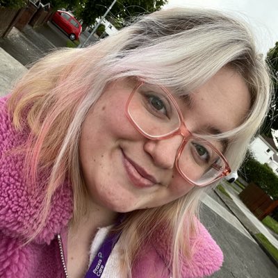 deb_orahreddin's tweet photo. #NewProfilePic https://t.co/6lV7lGHJ8z