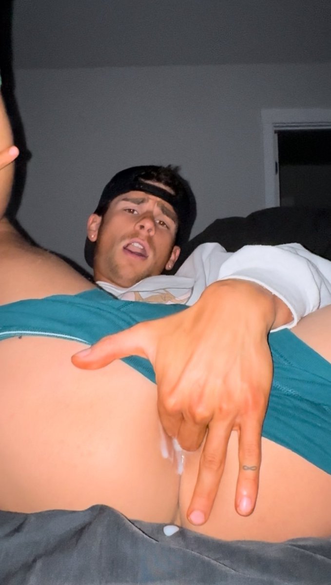 derkslurp15's tweet photo. rt i you want to finger me next time 😏 https://t.co/pJUdEaf0lm