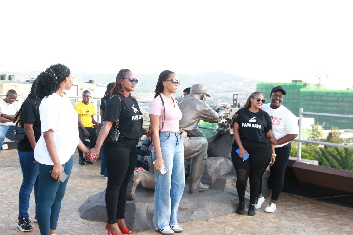 Mu rwego rwo gushishikariza abantu bose gusura ingoro ndangamurage ziri mu #Rwanda by'umwihariko urubyiruko, #IntekoyUmuco yishimiye kwakira abakinnyi ba filime y'uruhererekane izwi nka "Papa Sava". Aba bakinnyi basuye Ingoro y'Amateka y'Urugamba rwo Guhagarika Jenoside iherereye