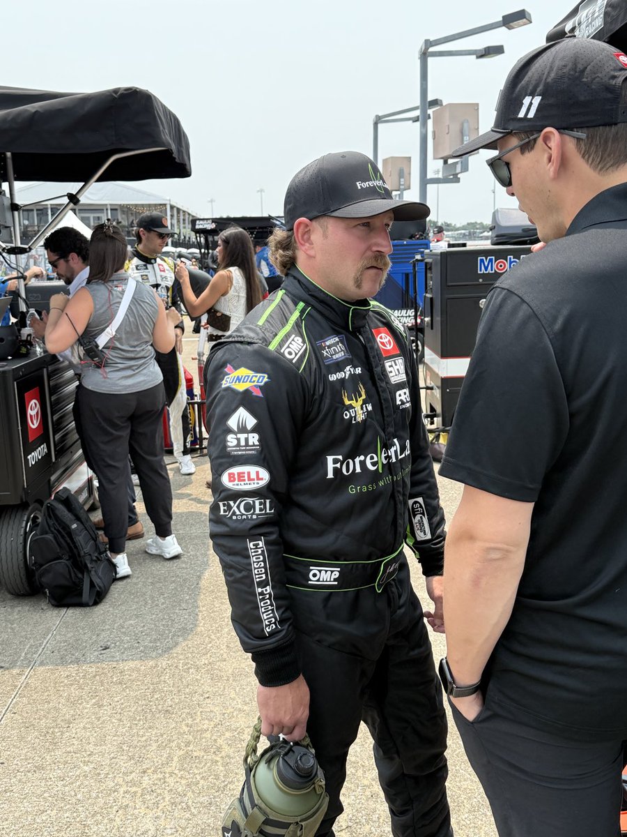 nikko lavey (@nikkojei) on Twitter photo New âŠ<a href="/foreverlawninc/">ForeverLawn, Inc.</a>â© drivers suit for âŠ<a href="/JEarnhardt1/">Jeffrey Earnhardt</a>â© today. Looking good. New âŠ<a href="/foreverlawninc/">ForeverLawn, Inc.</a>â© drivers suit for âŠ<a href="/JEarnhardt1/">Jeffrey Earnhardt</a>â© today. Looking good.