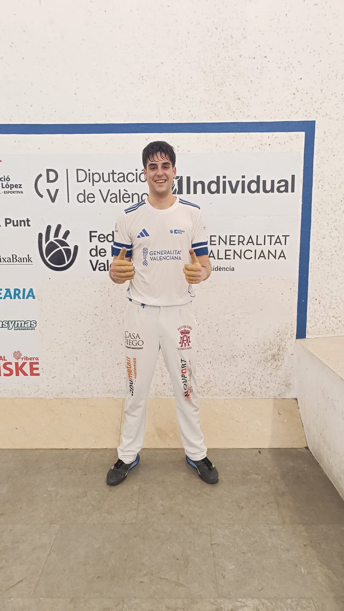 𝐈𝐧𝐝𝐢𝐯𝐢𝐝𝐮𝐚𝐥 | 𝐓𝐫𝐢𝐧𝐪𝐮𝐞𝐭 𝐏𝐞𝐥𝐚𝐲𝐨 (Octaus- Grup A):

🔴 Marc 4️⃣5️⃣
🔵 Alejandro 6️⃣0️⃣

📰 Batalla dels jugadors de Montserrat per quedar primers. Alejandro jugarà davant Monrabal el 6 de juny al trinquet de Pedreguer, i Marc contra Salva Palau el 8 a Riba-roja.