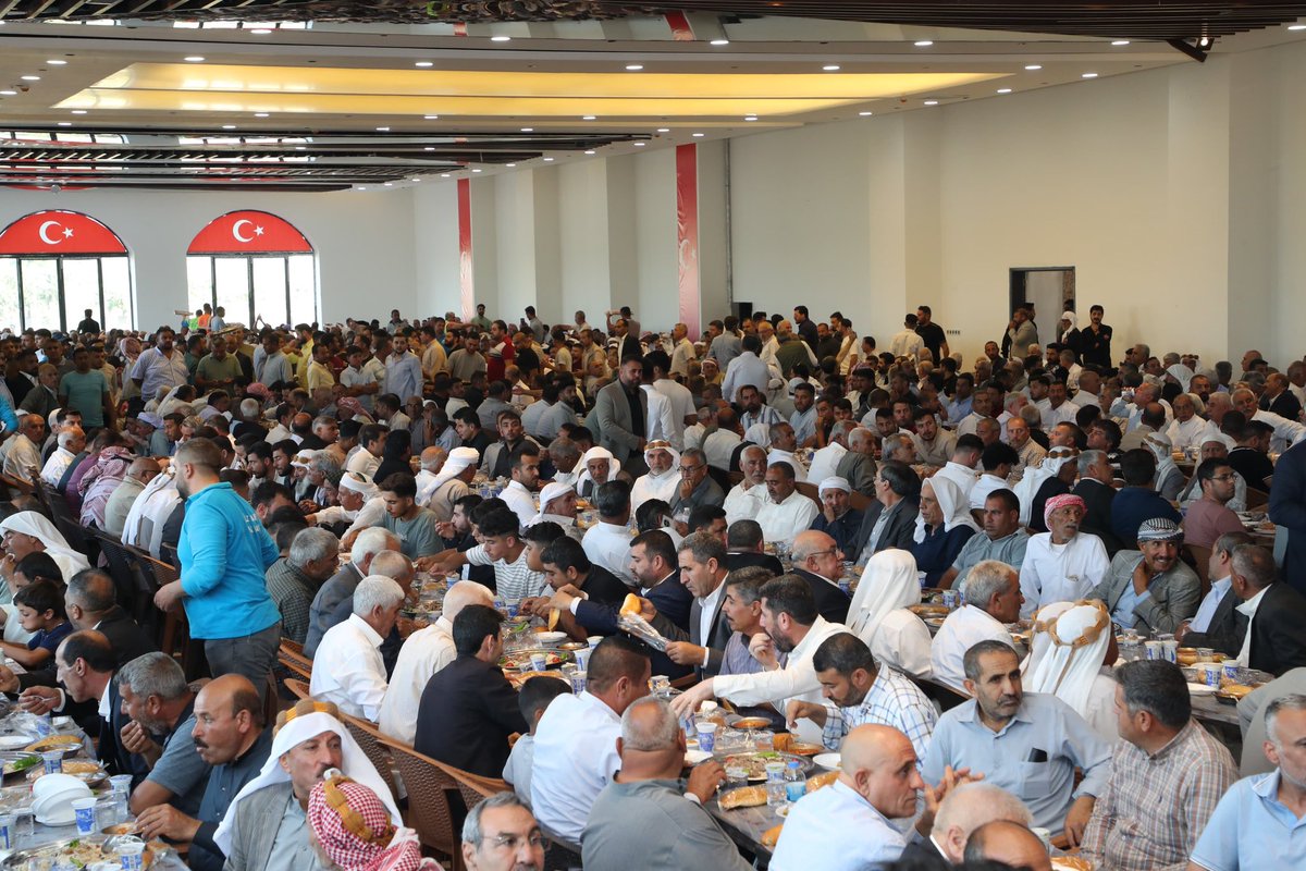 Eyyübiye Belediye Başkanımız Mehmet Kuş’un girişimleri sonucu gerçekleştirilen;

Uğur ve Topdağ ailelerimiz arasındaki barış törenine katıldık. 

Barışta emeği geçen herkese teşekkür ederim.

#AKHaliliye #AKParti #MustafaBağmancı #Şanlıurfa #bağmancı 

<a href="/RTErdogan/">Recep Tayyip Erdoğan</a> <a href="/abuyukgumus/">Ahmet Büyükgümüş</a>