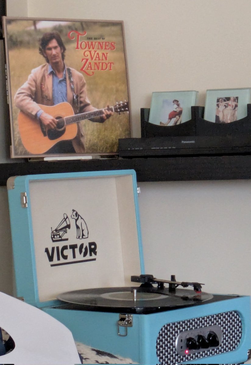 Listening to the "dive bar poet" today. He definitely is one of the masters!