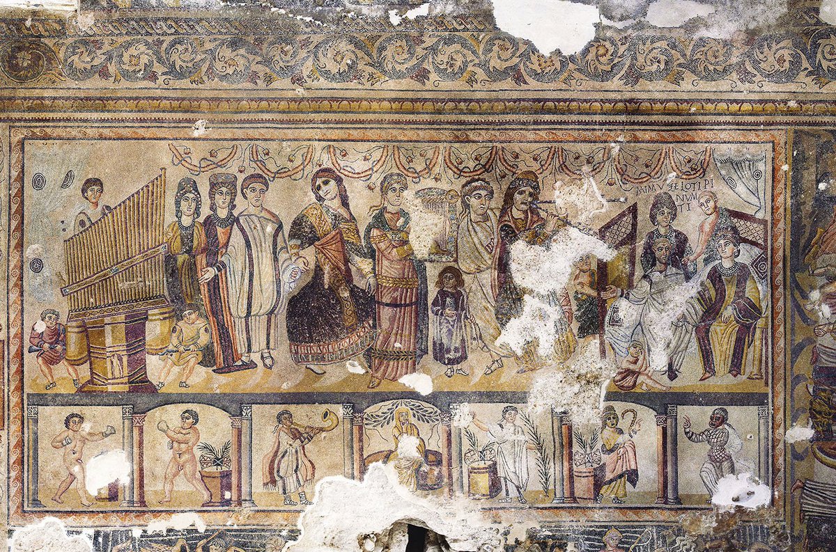 Noheda (Cuenca)
La fastuosa villa romana de Noheda, es famosa por su espectacular y monumental mosaico figurado, uno de los más grandes y mejor conservados del mundo. Este yacimiento revela el lujo y la sofisticación de la aristocracia romana en la Hispania tardoimperial.