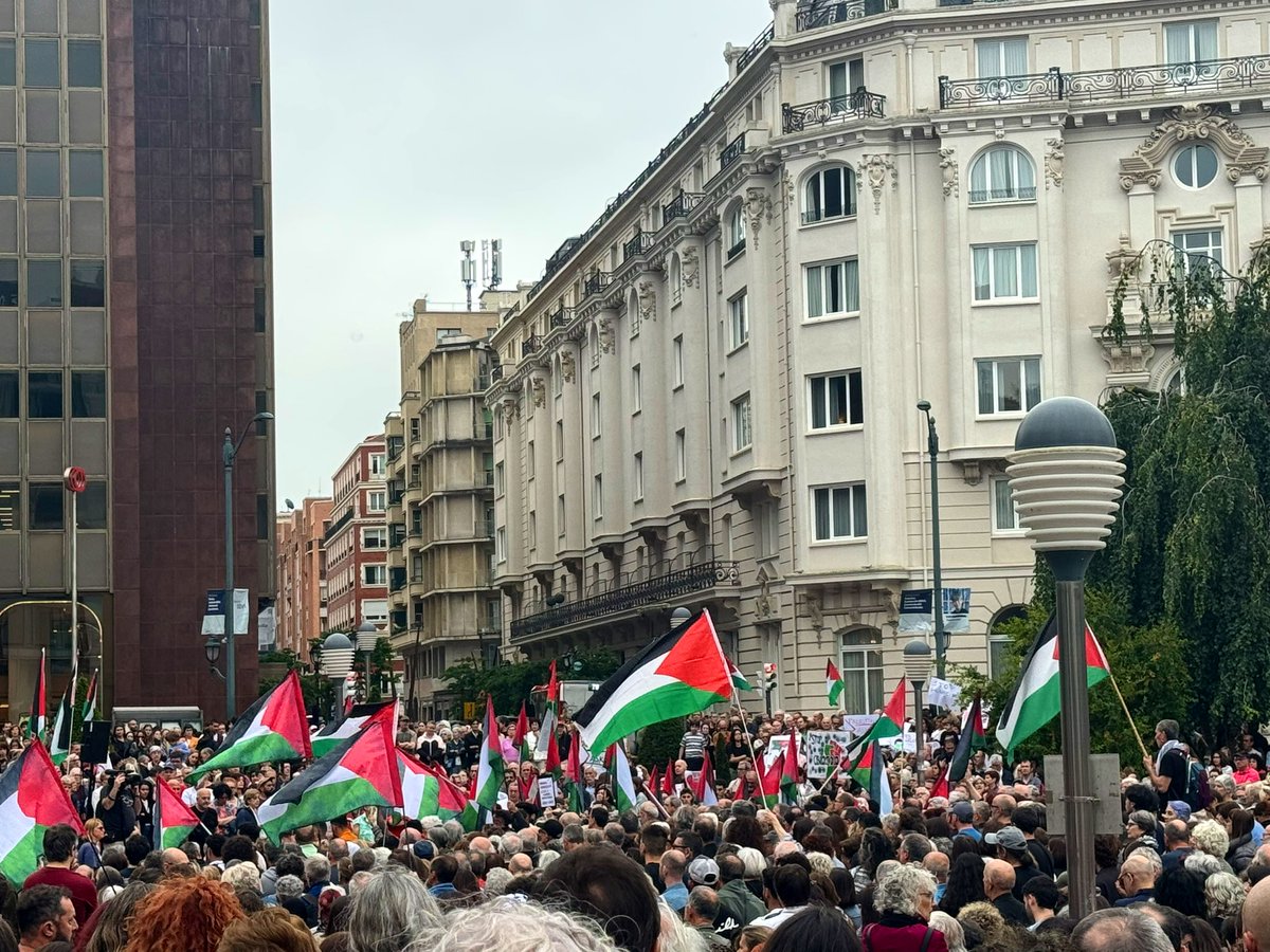 🇵🇸  F R E E     P A L E S T I N E  🇵🇸

#StopGenocideNow! 
#PalestinaAskatu!