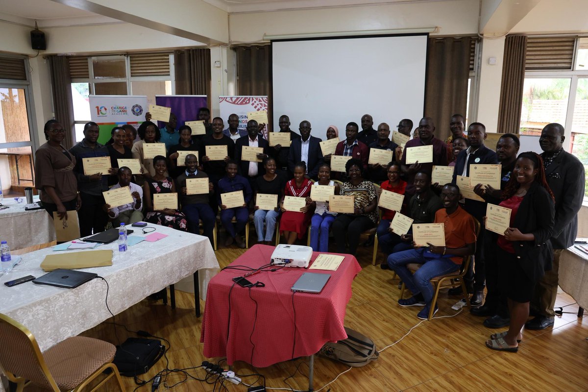Gra1Gracious's tweet photo. It was my pleasure attending a 5-day #LocalFundraisingTraining at Source of the Nile Hotel, Jinja–Kampala, organized by @ngoforum supported by #P4D & @CTGAcademy on behalf of @kickuorg.“I gained skills to mobilize resources & engage Local Donors to fuel our #AntiCorruption work!” https://t.co/cHSgFavCPP