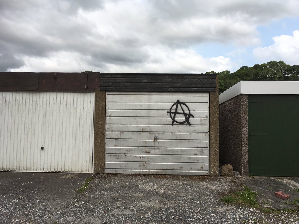 IanH94621212's tweet image. “Anarchy In Cliviger” Temporary traffic lights afford time to drink in your surroundings and this spied I! Love it. Entirely anachronistic for ‘round here and I’m old enough to see these sprayed all over the shop - great it you have an ‘A’ in yer name too…