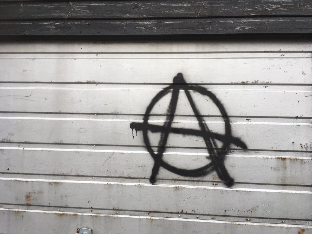IanH94621212's tweet image. “Anarchy In Cliviger” Temporary traffic lights afford time to drink in your surroundings and this spied I! Love it. Entirely anachronistic for ‘round here and I’m old enough to see these sprayed all over the shop - great it you have an ‘A’ in yer name too…