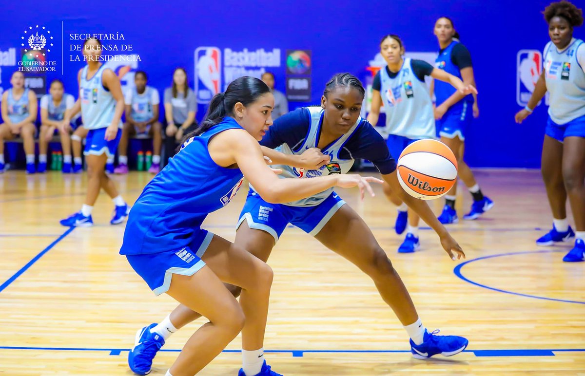Secretaría de Prensa de la Presidencia (@secprensasv) on Twitter photo <a href="/FIBA_es/">FIBA en español</a> <a href="/NBA/">NBA</a> <a href="/WNBA/">WNBA</a> #BásquetbolSinFronteras | El presidente ad honorem del <a href="/indeselsalvador/">INDES El Salvador</a>, <a href="/ybukele/">Yamil Bukele</a>, acompaña a las promesas del baloncesto de El Salvador y de los países de la región.
El campamento se realiza por primera vez en El Salvador y reúne a los mejores 60 jugadores menores de 18 años. <a href="/FIBA_es/">FIBA en español</a> <a href="/NBA/">NBA</a> <a href="/WNBA/">WNBA</a> #BásquetbolSinFronteras | El presidente ad honorem del <a href="/indeselsalvador/">INDES El Salvador</a>, <a href="/ybukele/">Yamil Bukele</a>, acompaña a las promesas del baloncesto de El Salvador y de los países de la región.
El campamento se realiza por primera vez en El Salvador y reúne a los mejores 60 jugadores menores de 18 años.