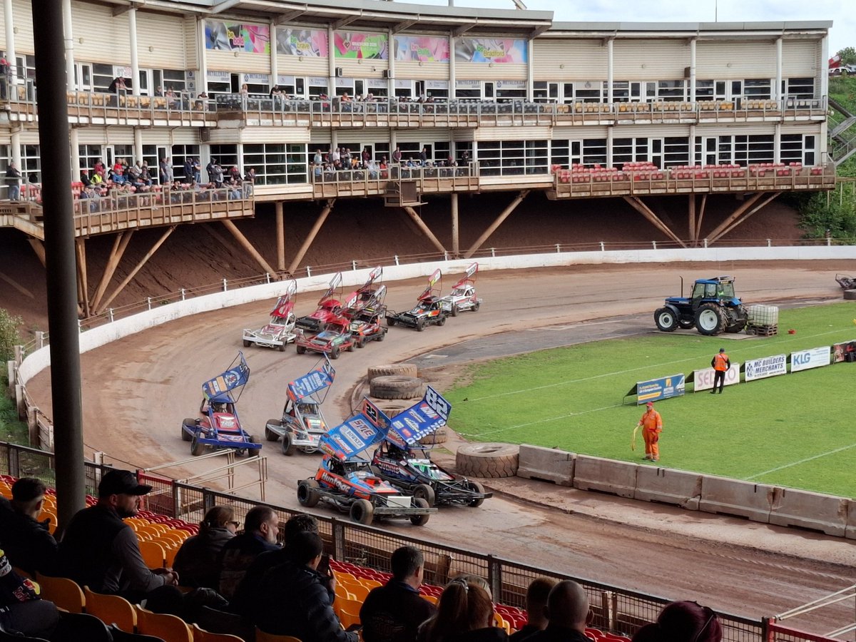 Russ704's tweet photo. #BriSCAF1
#Odsal
#Yorstox https://t.co/R3sY7PbQuR