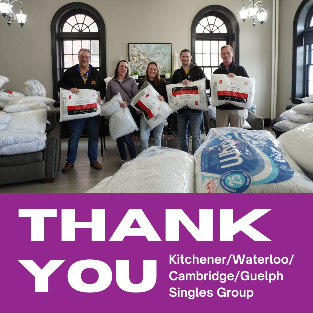 HopeHouseGuelph's tweet image. “We’re running a Pillow Project—how many do you need?”
We said 100. They brought exactly 100. Thanks to this incredible  KW-Cambridge-Guelph singles group, 100 people now have a soft place to rest.

#ThankYou #PillowProject  #HopeHouseGuelph