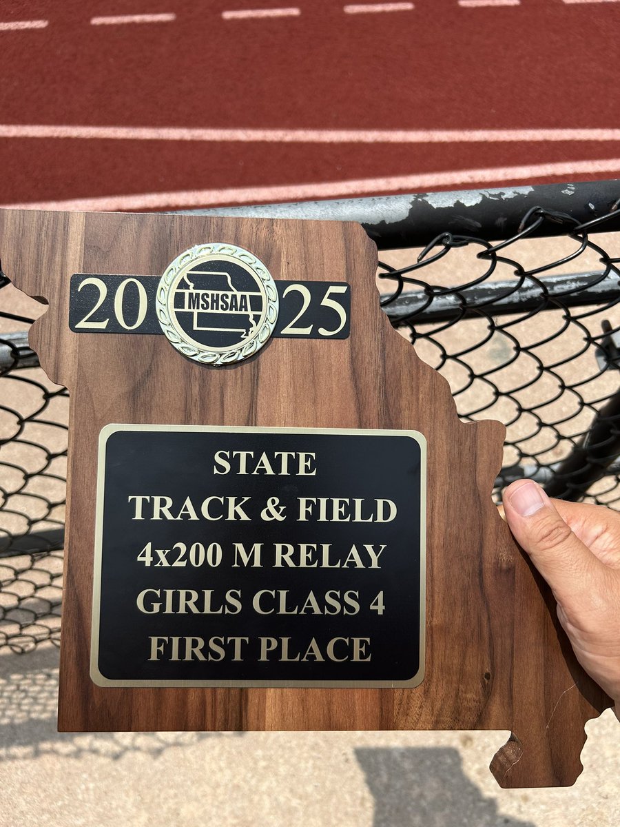 💥💥STATE CHAMPION  ALERT💥💥Let’s go! Girls 4x200m relay is your 2025 STATE CHAMPION!! The team of Deaven Duemmel, Kenadi Harrison, Corynn Frank, &amp; Isla Alfultis finishes the season on top of the podium! So incredibly proud of each of them!