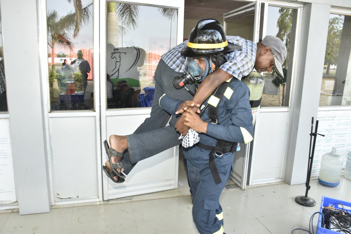 infojamnagargog's tweet image. જામનગર એરફોર્સ સ્ટેશન ખાતે ઓપરેશન શિલ્ડ હેઠળ મોકડ્રિલનું આયોજન કરવામાં આવ્યું હતું. આ મોકડ્રિલનો મુખ્ય ઉદ્દેશ્ય કોઈપણ અણધારી પરિસ્થિતિ, ખાસ કરીને સુરક્ષા સંબંધિત પડકારોનો સામનો કરવા માટેની સજ્જતા અને તાલમેલ ચકાસવાનો હતો.
#mokdrill