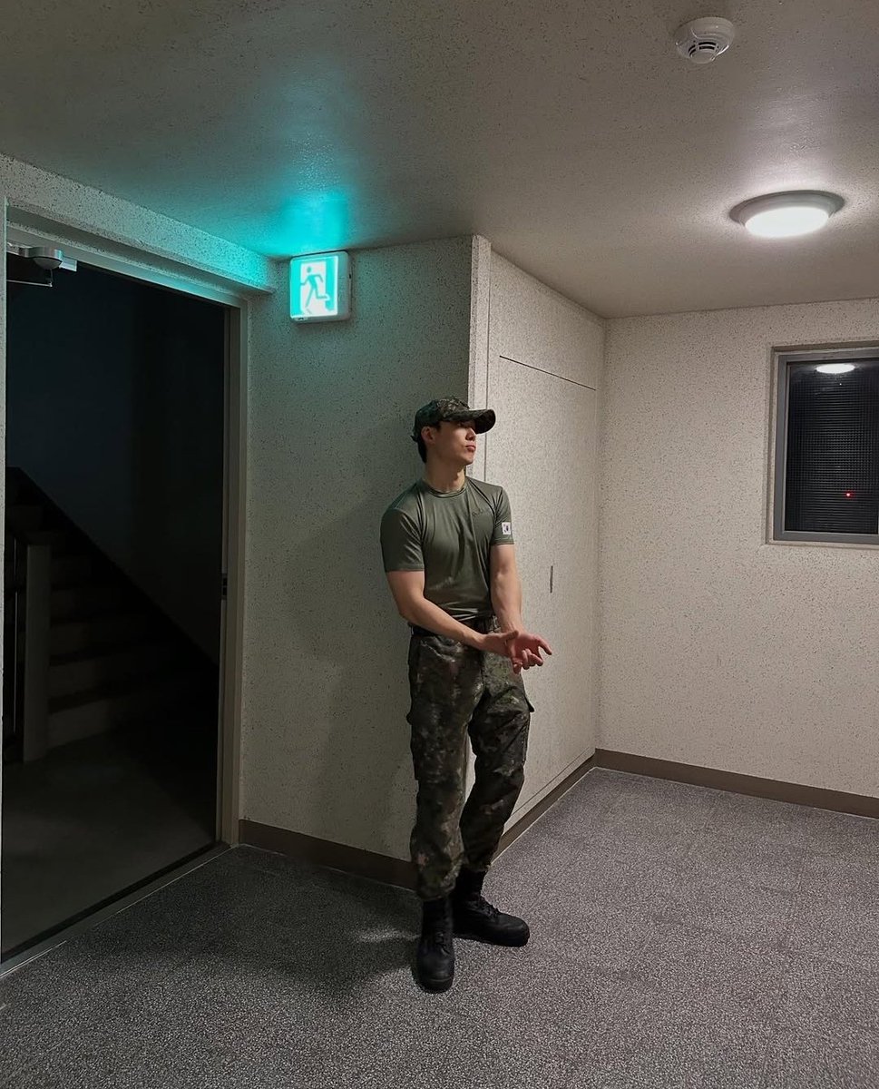 bbkonyc's tweet photo. LORD GIVE ME STRENGTH 🥵🥵🥵 https://t.co/pN0PKxtJRk