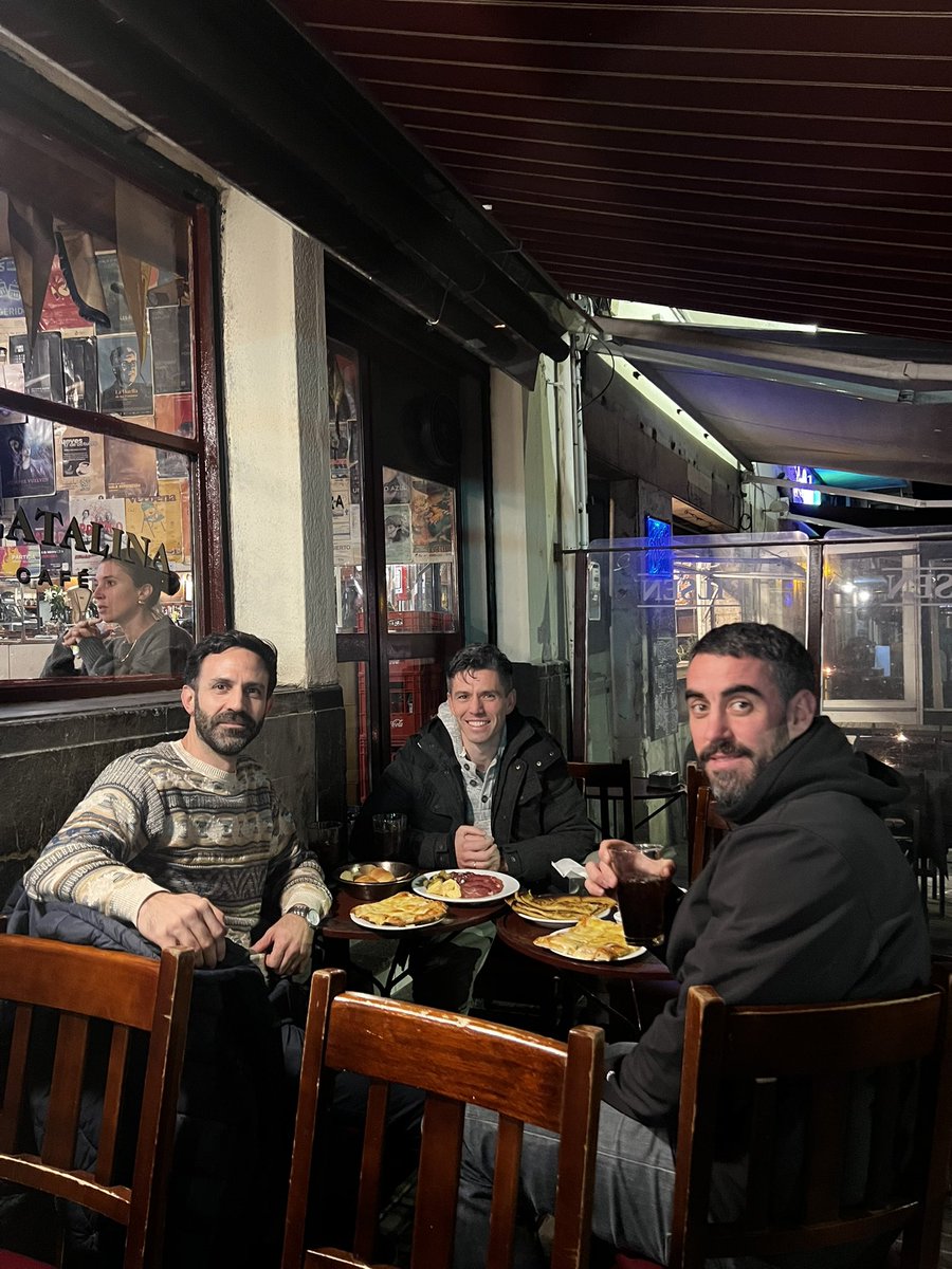 santisignorelli's tweet photo. Muy afortunados de recibir la visita de Federico Ariel @arg_epilab !

Además de ser un excelente científico y emprendedor, una excelente persona. Fede sos siempre bienvenido 🇺🇾🫶🏻

Vamos por @apolo_biotech 🤝 @FnPB3 groundbreaking science 🧬 🚀 https://t.co/h7p93efRq2