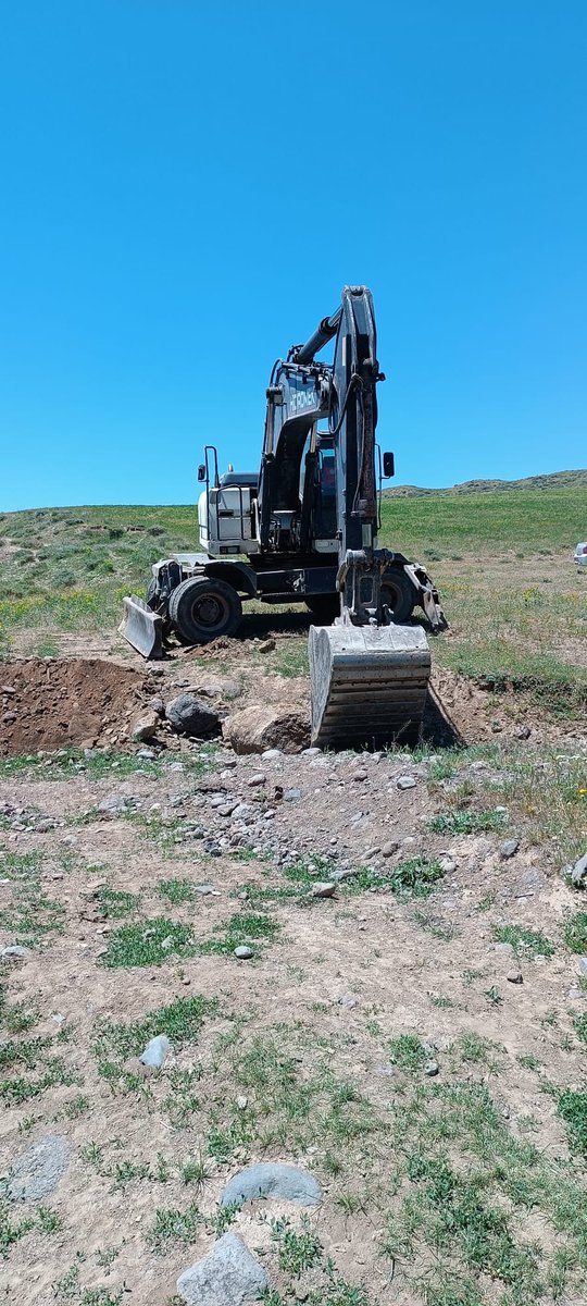 🛑 Ekiplerimiz tarafından Kocapınar Mahallesinde sulama kanalı açma çalışması yapıldı.
🛑 Ekîbên me li Taxa Kocapinnar ji bo vekirina kanala avdanê xebat kirin.