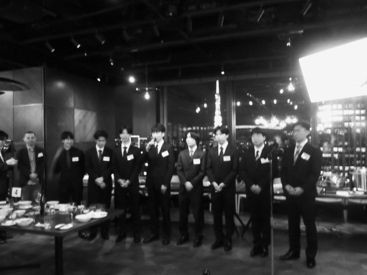 【寮和会の開催】
虎ノ門ヒルズステーションタワーにて開催された寮和会に招かれました！
寮和会とは年に2回、寄宿舎の卒業生の方たちと交流する場のことです。
1年生がそれぞれ抱負を語りました！！
#春から慶應 #日吉寄宿舎 #慶應義塾