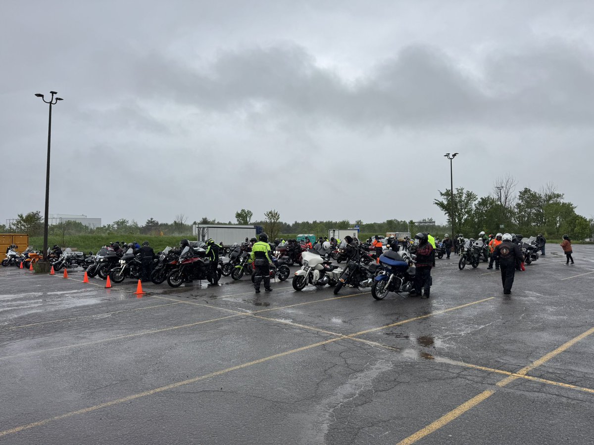 A reminder the Motorcycle Ride For Dad will be beginning shortly from the Cataraqui Arena down Sydenham Rd to Princess St to King St to City Park. With this inclement weather please be aware and patient as police and volunteer blockers lead and assist the ride.