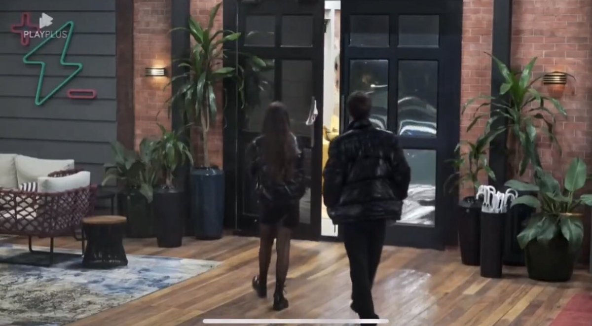 Isso daqui é um absurdo total! Eu no lugar da Nat me sentiria totalmente constrangido. Esse tipo de atitude não é “ brincadeira “ as pessoas precisam parar de normalizar isso. #PowerCouple 

NAT MERECE RESPEITO