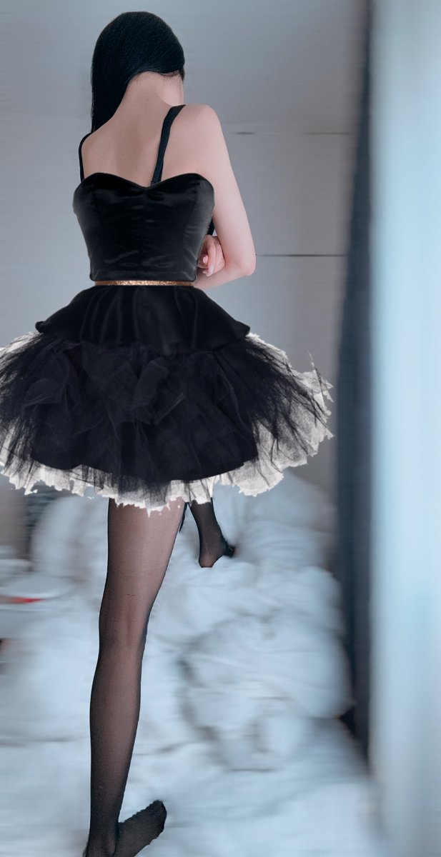 오빠 이렇게 얼굴 밟으면서 핥아보라고 말하고 싶네요