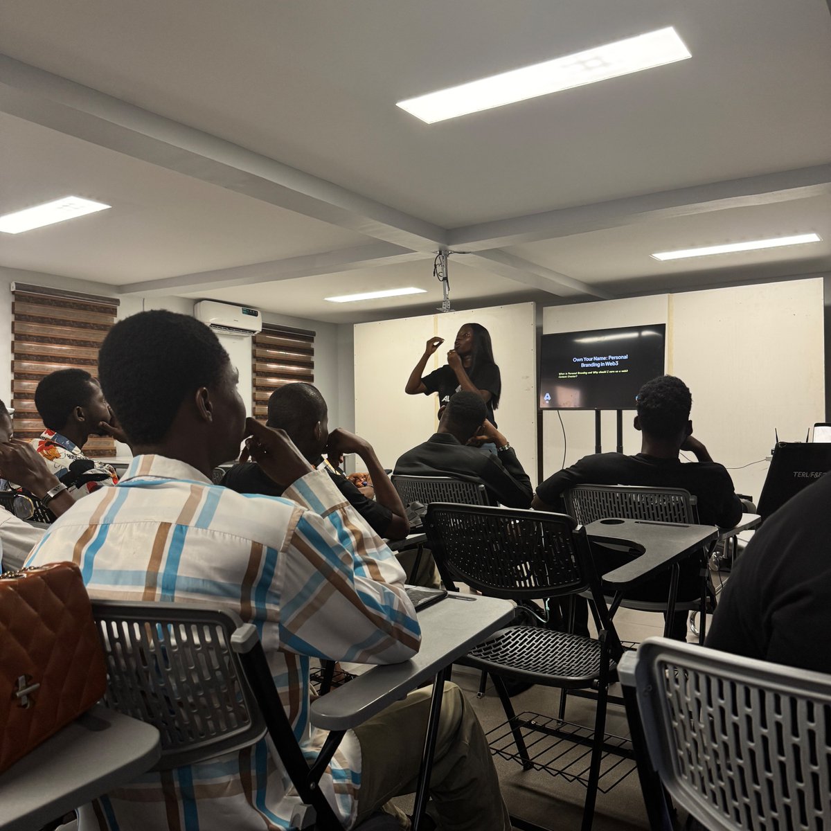 Weekends are for connecting with people. 
#LiveInPH #AllstarsNG