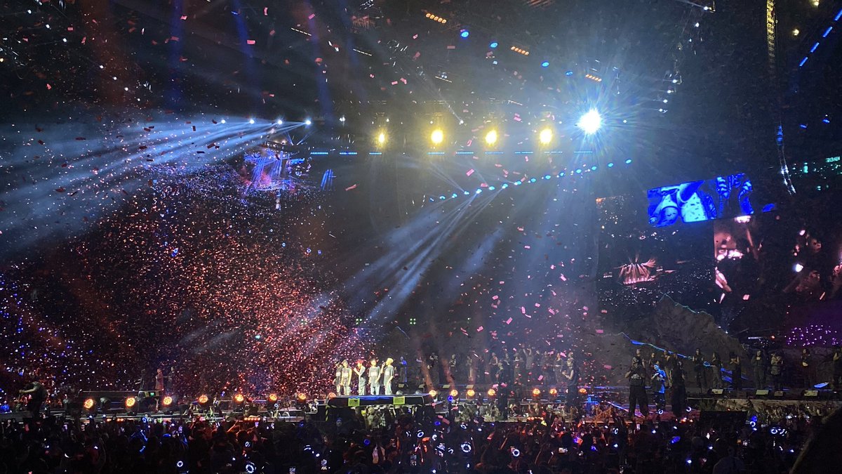 tatyl (@dodongwook) on Twitter photo WHAT. THE. HELL.
I DONT THINK SB19 CHARGED US ENOUGH FOR WHAT THEY DELIVERED. 😭😭😭
HALOS LAHAT BAGONG AREGLO.
STAGE SET!!!
LIGHTING???
HELLO MAY FIREWORKS SA STAGE
HISTORY BEGINS WITH ESBI
<a href="/SB19Official/">SB19 Official</a> #SB19
#SaWWorldTourPH WHAT. THE. HELL.
I DONT THINK SB19 CHARGED US ENOUGH FOR WHAT THEY DELIVERED. 😭😭😭
HALOS LAHAT BAGONG AREGLO.
STAGE SET!!!
LIGHTING???
HELLO MAY FIREWORKS SA STAGE
HISTORY BEGINS WITH ESBI
<a href="/SB19Official/">SB19 Official</a> #SB19
#SaWWorldTourPH