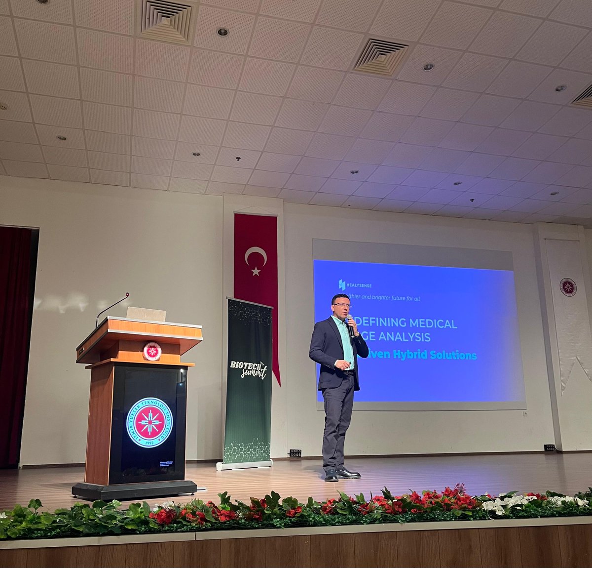 Healysense's tweet photo. Today our founder @SerhatTozburun gave a speech about Healysense’s inspirational technological developments of medical AI at Biotech Summit. 💫
@iyteedutr @smhburhan @giray_mavis 
#biotechsummit2025 #ieee #ieeeiyteemb #ai #radiology https://t.co/J3Y6WE7cVA